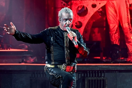 Mutmaßliche Übergriffe / Vorwürfe gegen Rammstein-Sänger Lindemann – Konsequenzen für anstehende Konzerte